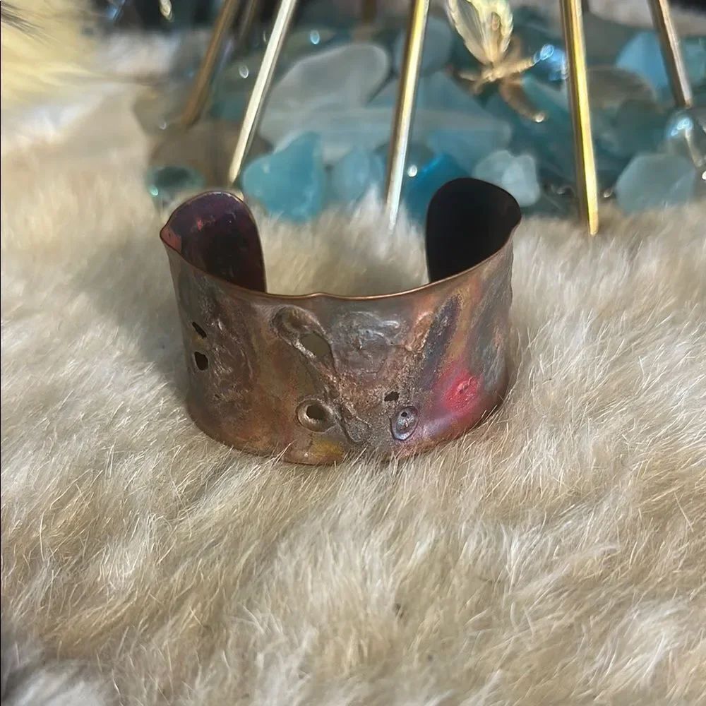Vintage Artisan Flame Colored Copper Cuff Bracelet Aged Patina Metal Art (4175)
